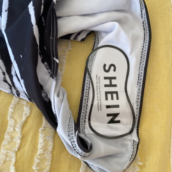 Trendy One Shoulder Crossover Bathing Suit ☀️ NWT - Picture 7 of 9